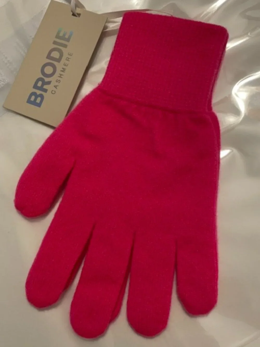 BRODIE CASHMERE Classic Cashmere Gloves in Neon Pink Size OS NWT